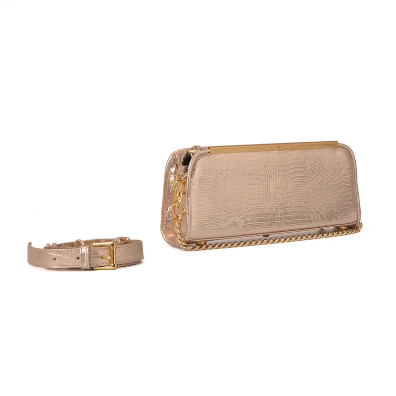 كارمن ستيفنز حقيبة باغيت ذهبية